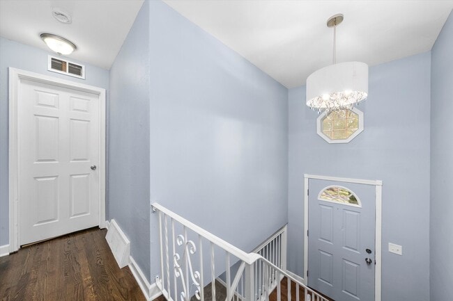 Building Photo - 1331 Highland Ave