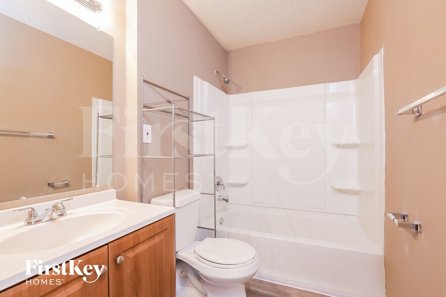 Building Photo - 1104 Kearney Rd