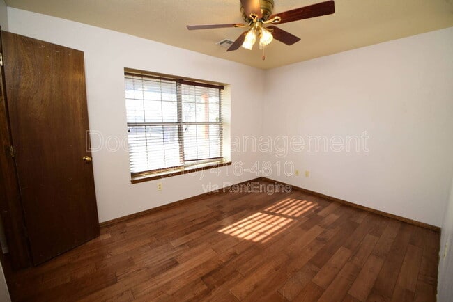 Building Photo - 1312 W South Park St