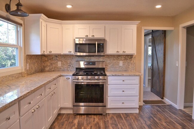 Building Photo - 15900B Matilija Dr
