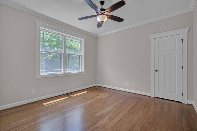 Building Photo - 137 Crawford Lake Dr