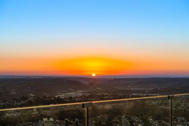 Building Photo - Custom Del Cerro Home with Views
