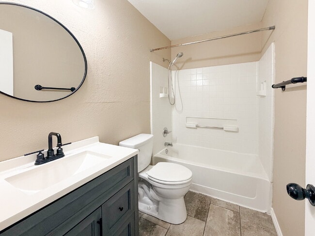 Building Photo - 316 S Watson St