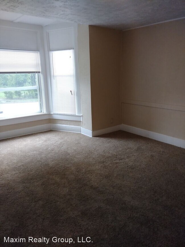 Building Photo - 4 br, 1.5 bath House - 2885 BINNEY ST
