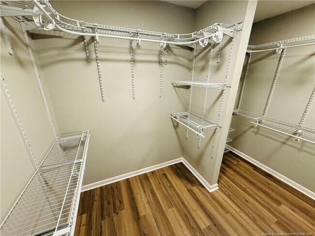 Building Photo - 300 Wedge Ct