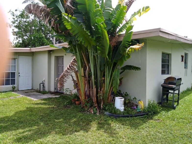Building Photo - 18750 Lenair Dr