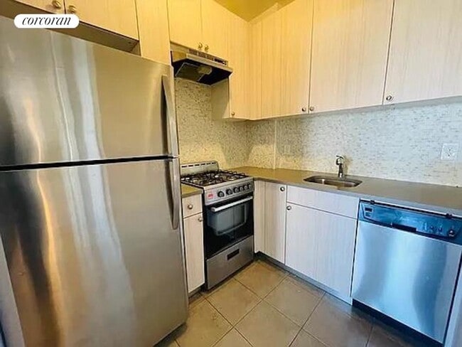 Primary Photo - 414 E 119th St