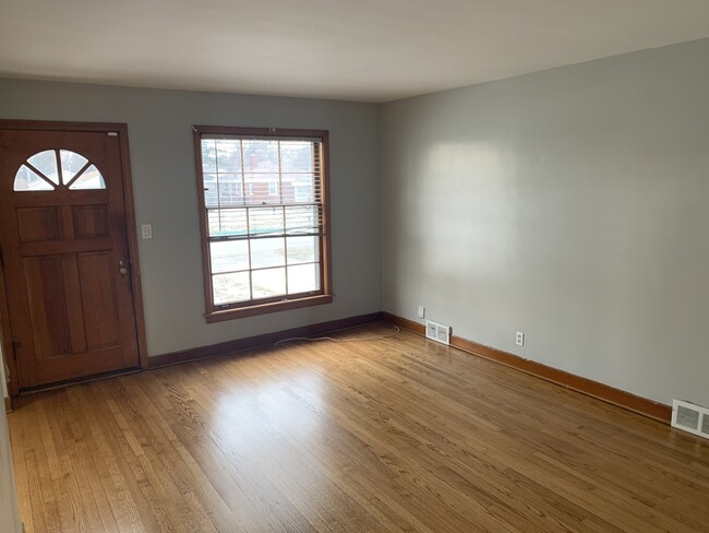 Building Photo - 2513 18th Ave