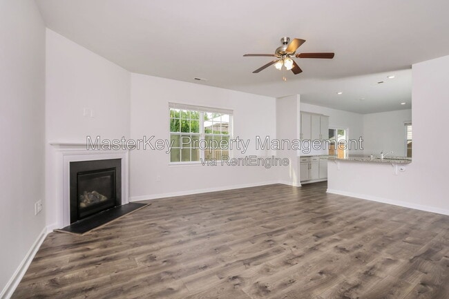 Building Photo - 633 Birchhead Dr