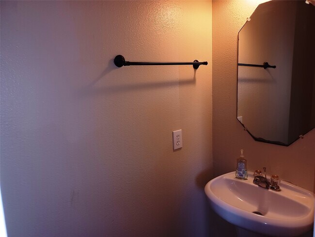 Building Photo - 20526 Patriot Park Ln