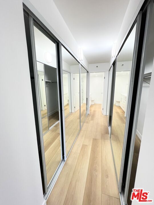 Building Photo - 10390 Wilshire Blvd