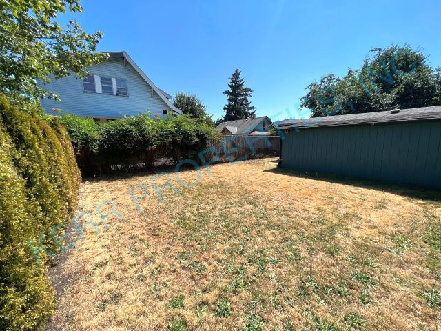 Building Photo - FREE RENT! Charming 3-Bedroom Retreat in Vibrant Portland Neighborhood! SCREENING CHARGES TO BE R...