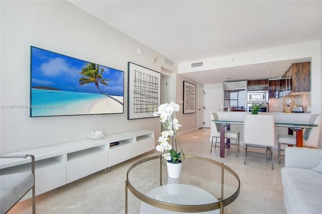 Building Photo - 6801 Collins Ave