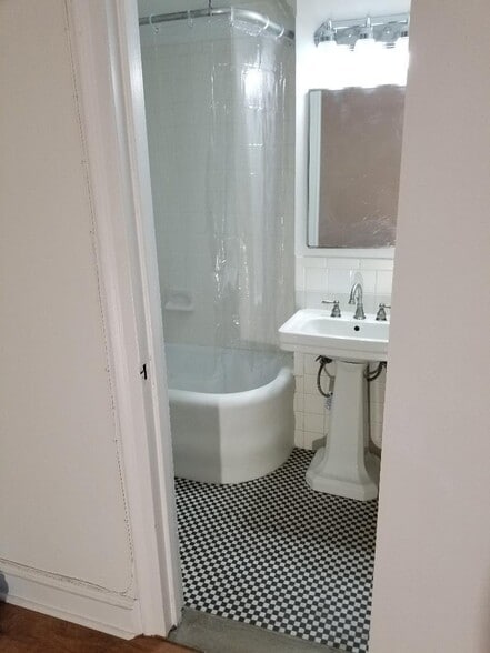 Building Photo - 45 Tudor City Pl