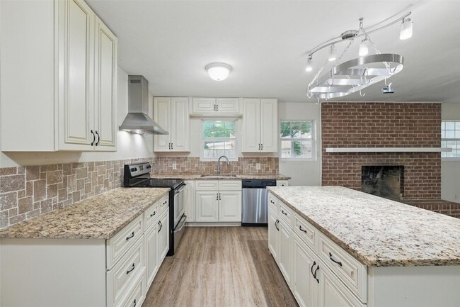 Building Photo - 325 Belmont Dr