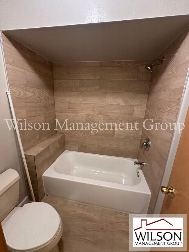 Building Photo - 840 Maraval Ct