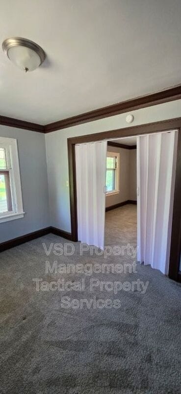 Building Photo - 4024 E 143rd St