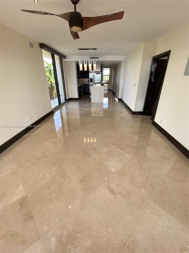 Building Photo - 1632 S Bayshore Ct