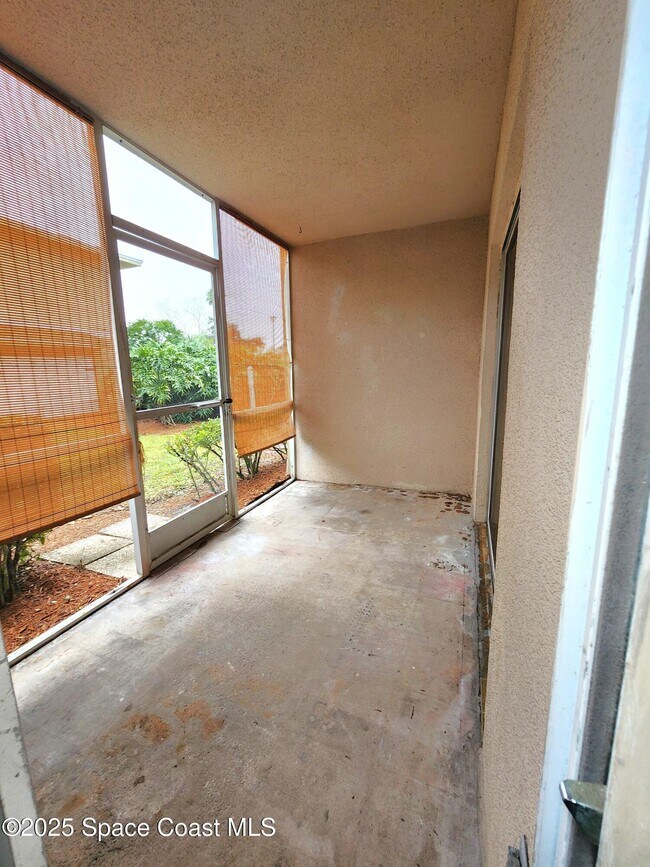 Building Photo - 1690 Sunny Brook Ln