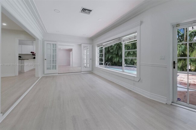 Building Photo - 5209 Riviera Dr
