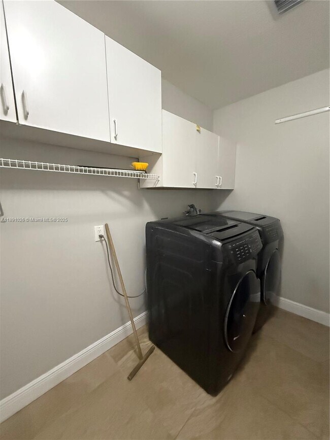 Building Photo - 17610 SW 80th Ct