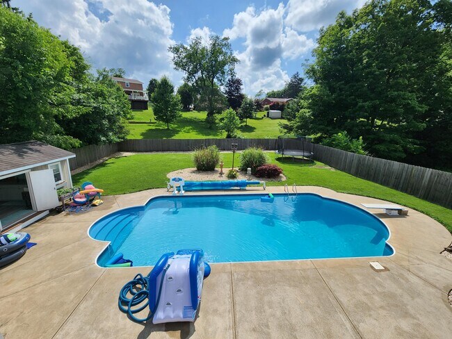 Building Photo - 13894 US-30