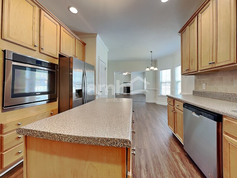 Building Photo - 163 Finley Ct
