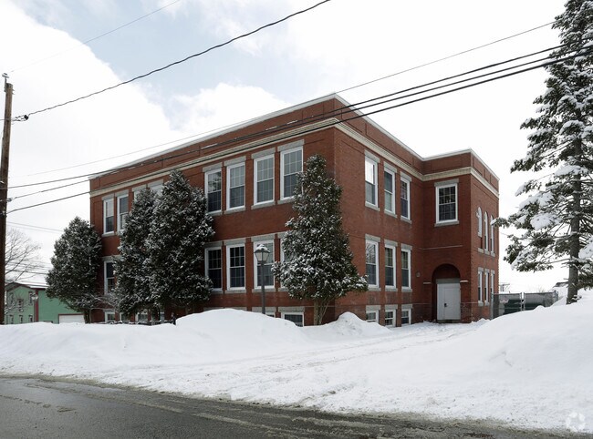 9 Main St - Somersworth, NH | Apartment Finder