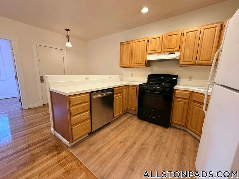 Building Photo - 35 Adamson St