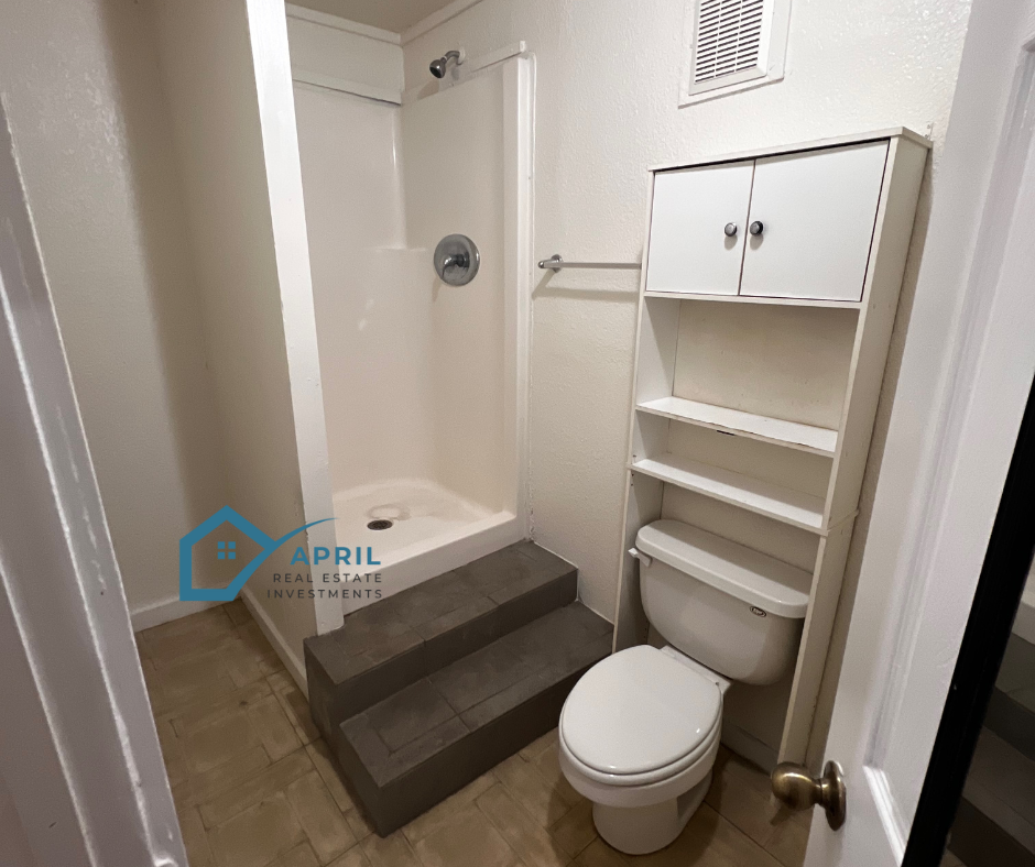 Walk-in Shower - 2055 W Summit Ave