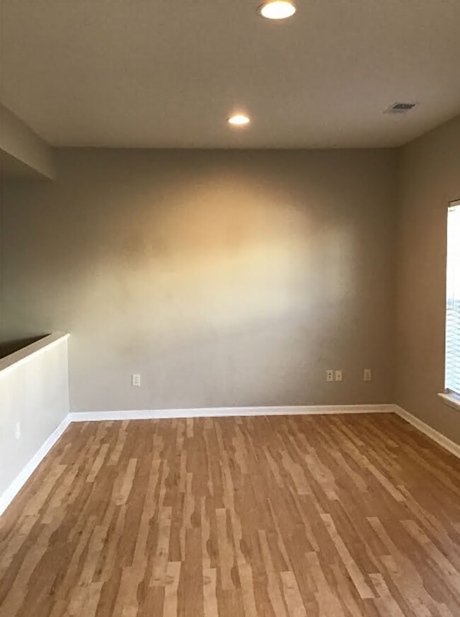 Building Photo - 228 Meriweather Dr