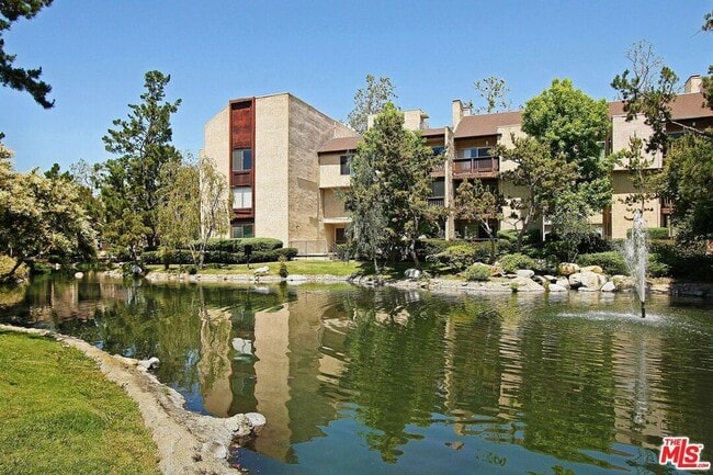 Building Photo - 6306 Summertime Ln