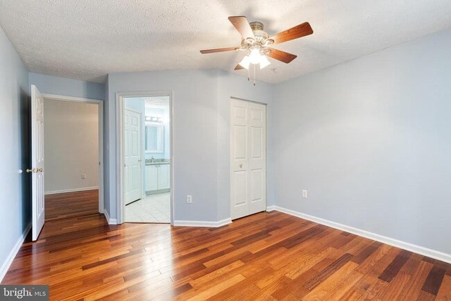 Building Photo - 2440 Blue Spring Ct