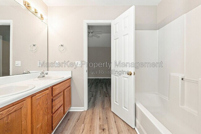Building Photo - 201 Harvester Dr