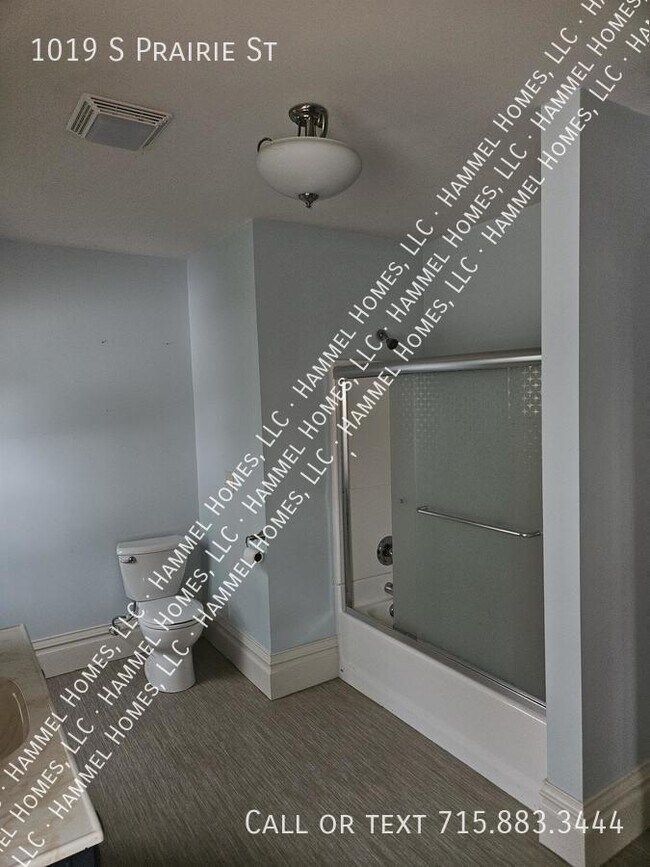 Building Photo - 1019 S Prairie St