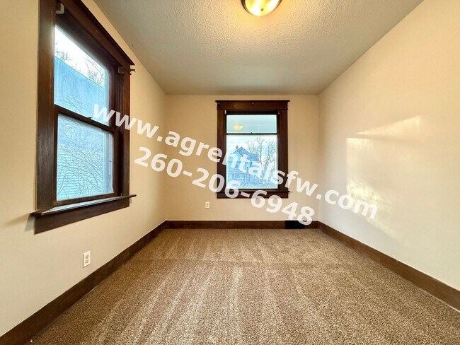 Building Photo - 2921 Broadway