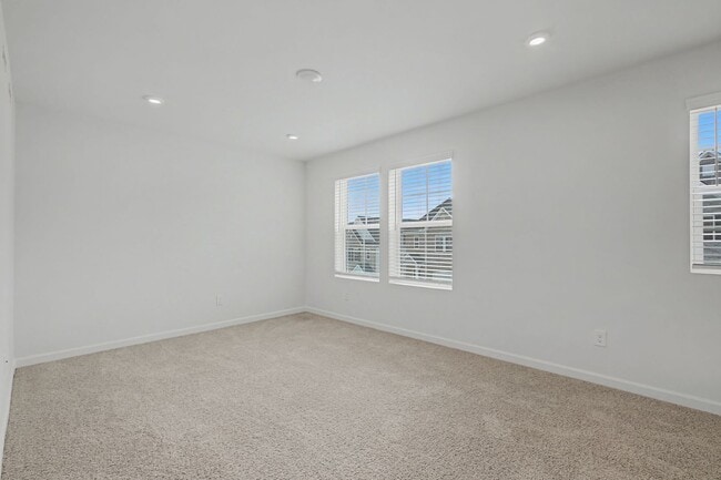 Building Photo - Brand new Hermitage townhome, end unit with garage, 3 bedroom 2.5 baths, community pool