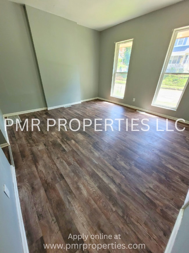 Building Photo - AVAILABLE SOON! 3 Bedrooms/2 Bathroom House