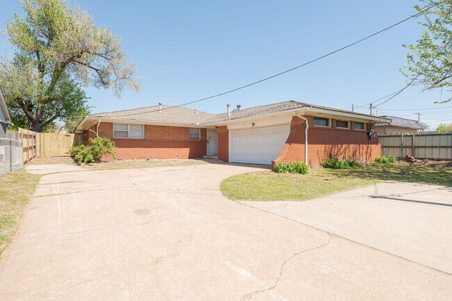 Primary Photo - 5911 NW 30th St