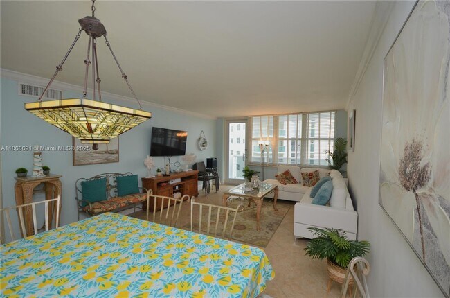 Building Photo - 3725 S Ocean Dr