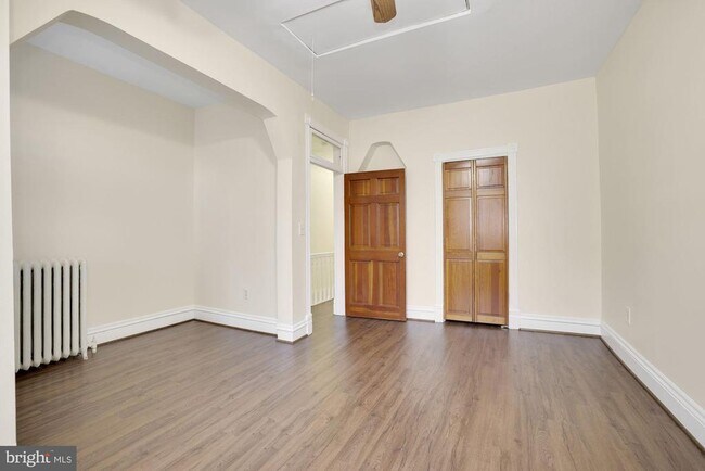 Building Photo - 616 11th St NE