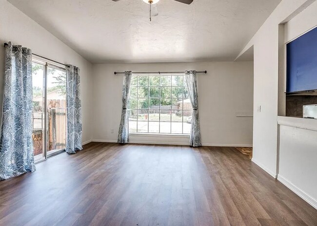 Building Photo - 8801 St George Way