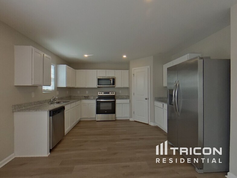 Building Photo - 106 Radford Ct