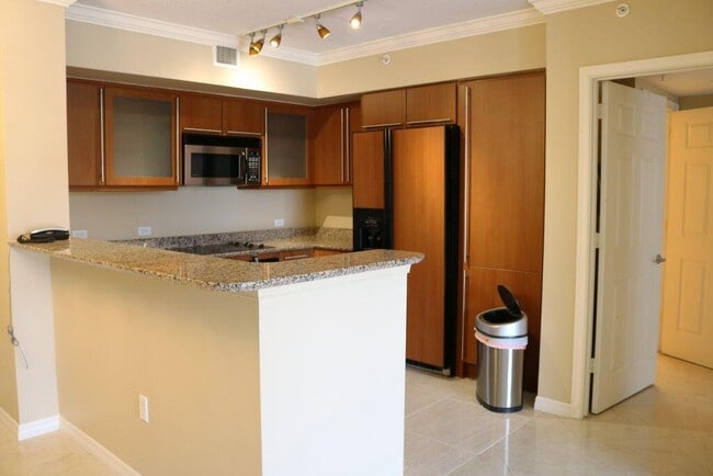 Building Photo - 2080 S Ocean Dr