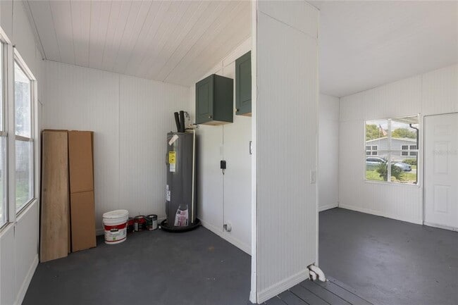 Building Photo - 814 Roseapple Ave
