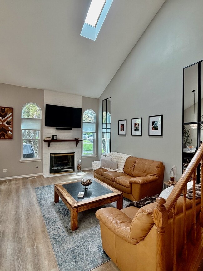 Building Photo - 1353 Ridgefield Cir