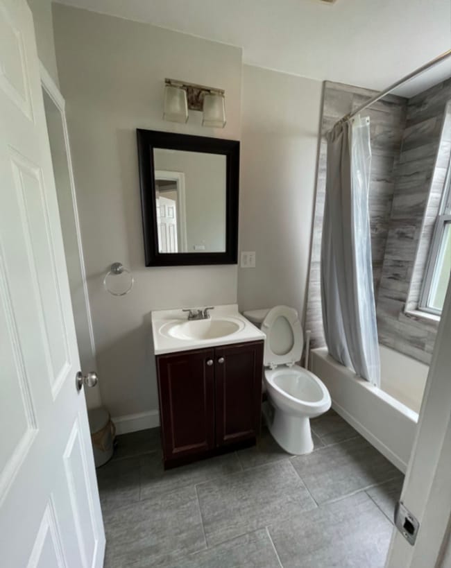 Building Photo - 239-241 Mav