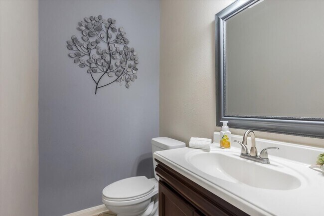 Building Photo - 5343 Oak Cove Dr