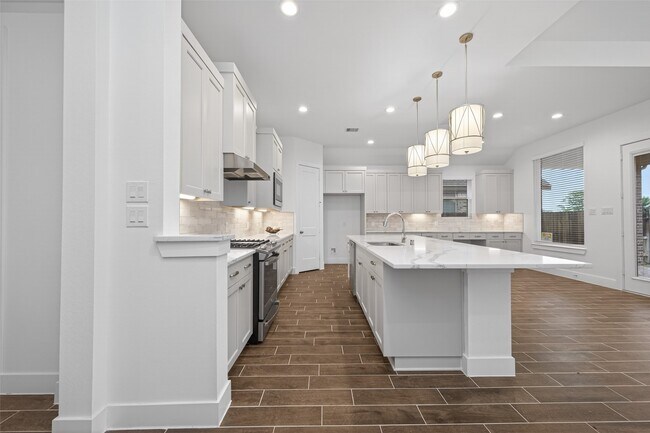 Building Photo - 18338 Tiger Flowers Dr