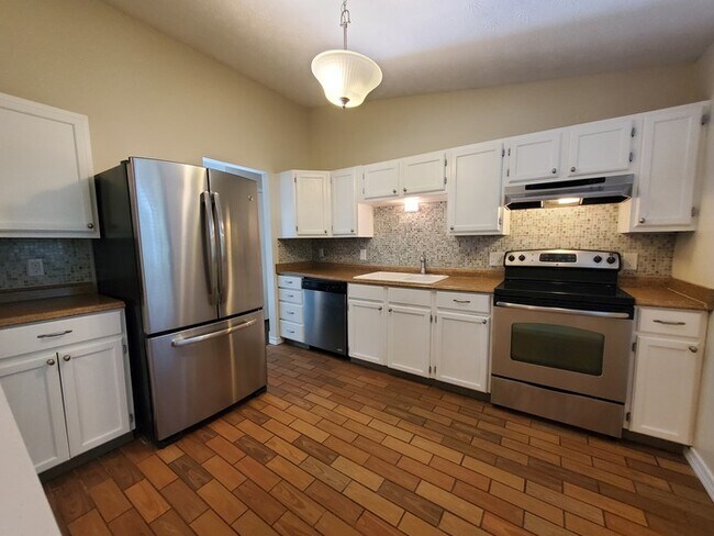 Building Photo - 3157 Millbury Ave